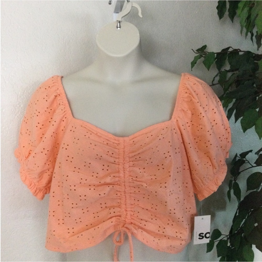 SO cinched French puffy sleeve crop top Woman’s Juniors size 3X Carolina peach